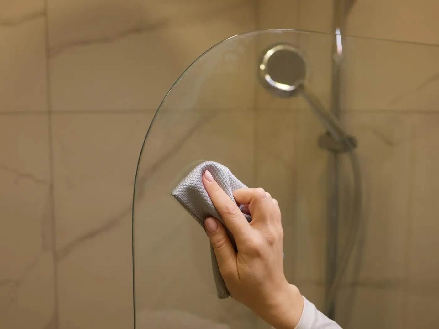 Reinigung Duschtrennwand aus Glas von Glas Hautzinger